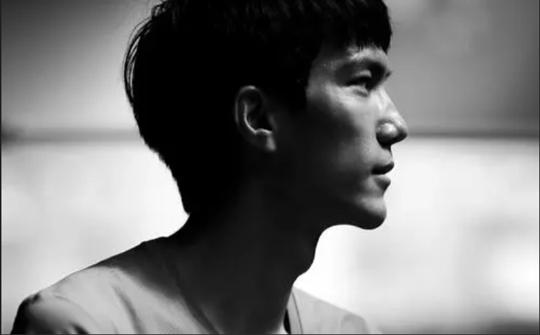 他是中國(guó)近30年來最優(yōu)秀的跳高選手，如今