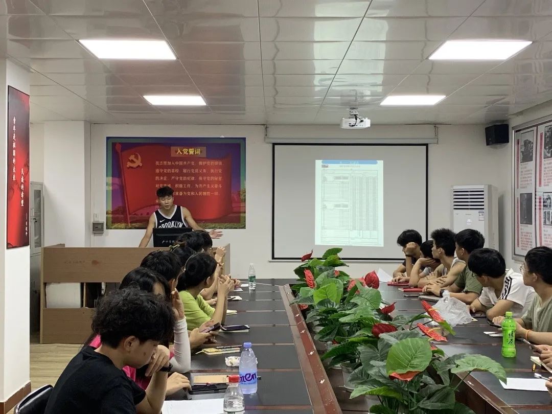 籃球講解規(guī)則詳細(xì)視頻_籃球講解規(guī)則詳細(xì)介紹_籃球場(chǎng)規(guī)則詳細(xì)講解